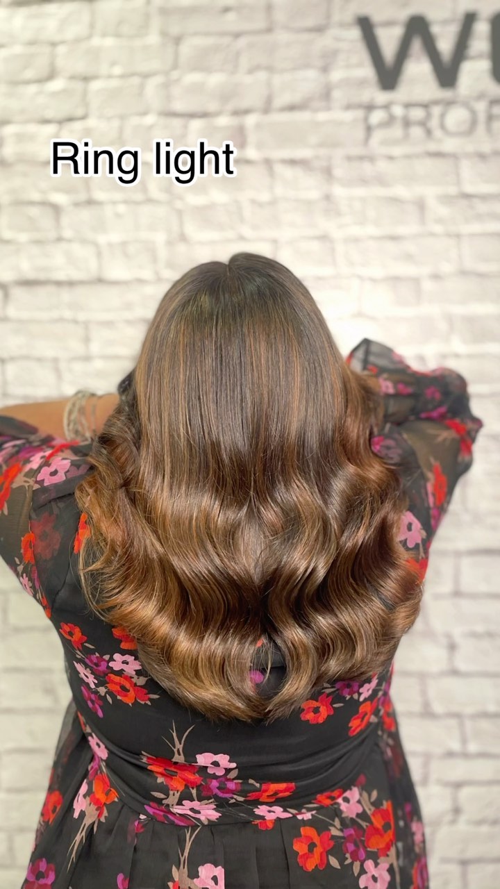Get ready to shine brighter under the sun with this gorgeous mahogany brown hue🫶 

#hairofthrday #balayage #highlight #...
