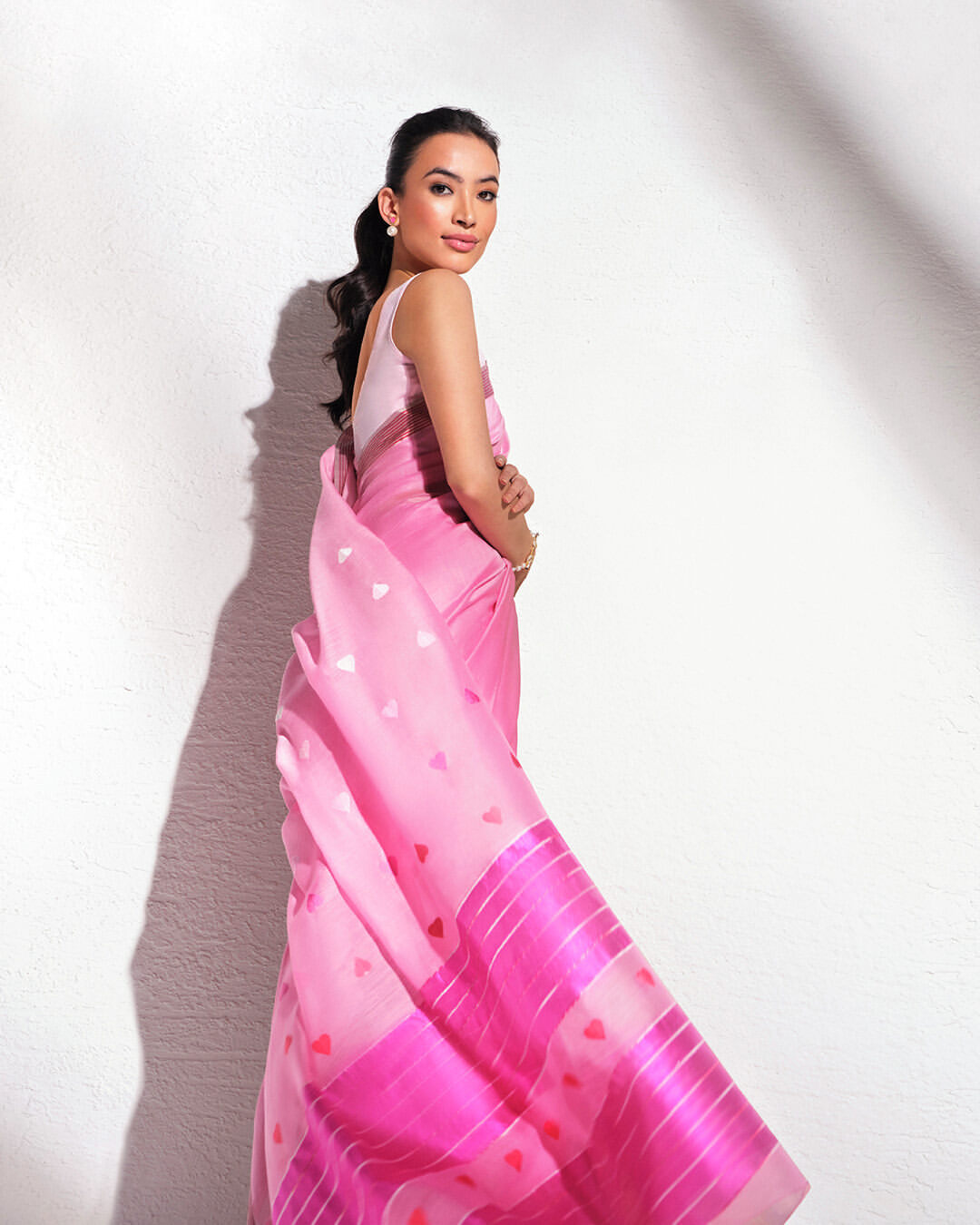 This romantic chanderi silk cotton is a playful ode to the classic symbol of love - the heart.⁣
⁣
Crafted with contempor...