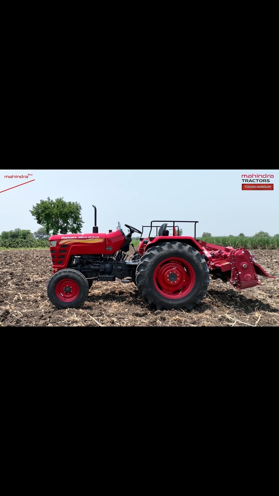 Buckle up to experience more than just farming with the Mahindra’s 585 DI SP Plus tractor. 
With a 4-speed PTO, auxiliar...