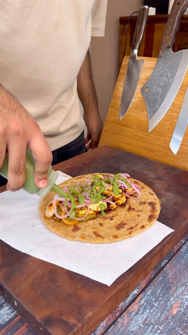 INSANE RESTAURANT STYLE RECIPE 🤯Save this🤝
Cut 300 gm paneer into big cubes in put in hot turmeric salt water.
In a bo...