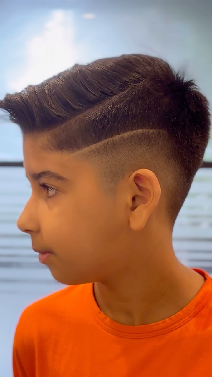 Hyped 🔥🔥🔥🔥🔥🔥

Made a fade 🌪️‼️

#fade #fadehaircut #mensfashion #haircut #hairart #hairtattoo #carvideos #carving...