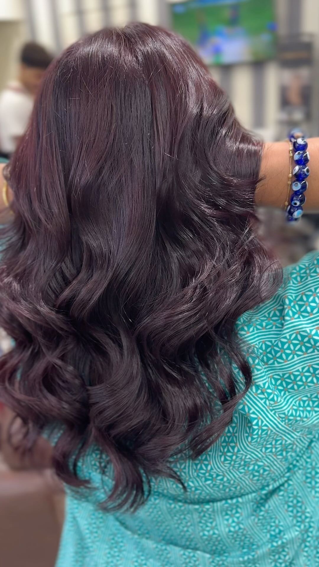 Plum cherry red 🍒
Haircolor by @guptanisha._ 
Location : @bbluntkhar 
Color brand : @wellaindia 
.
.
.
#haircolorist #h...