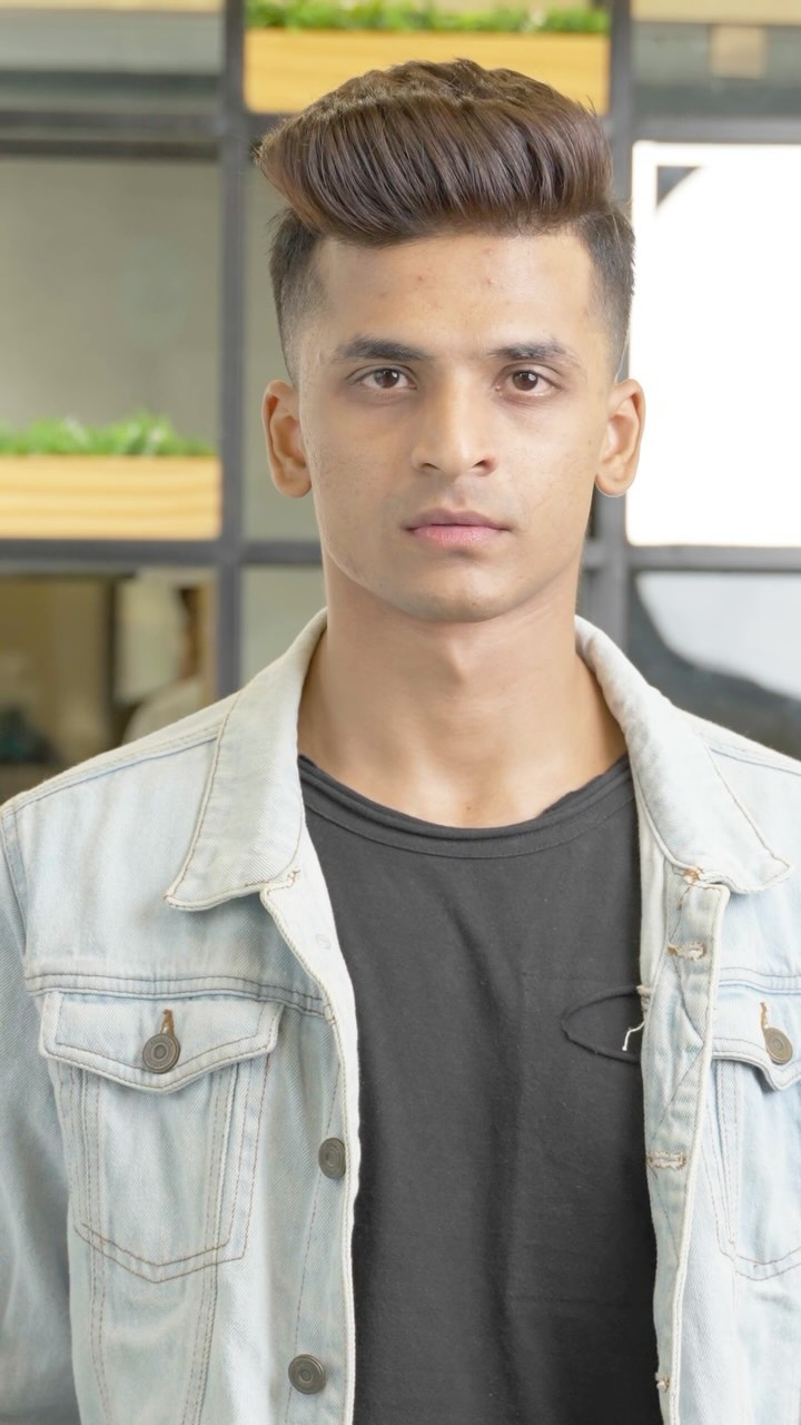 😎Abhijith is rocking with his mid fade haircut,🔥 which gives the effortless charm, perfect for those who want a subtle...