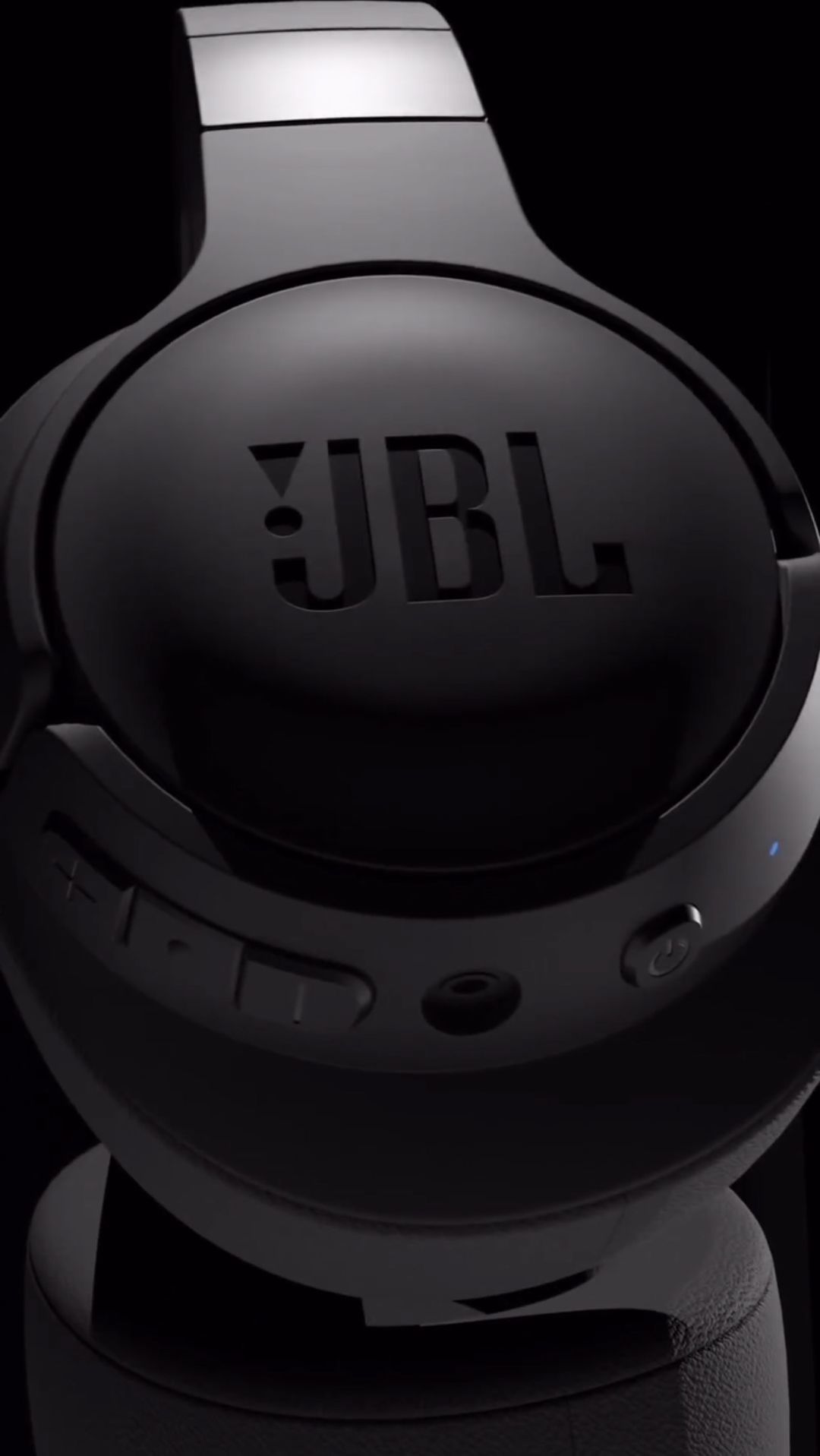 Major props to @__mr_halotive__ for this stunning 3D rendition of the JBL Tune 770NC headphones! The detail is unreal✨

...