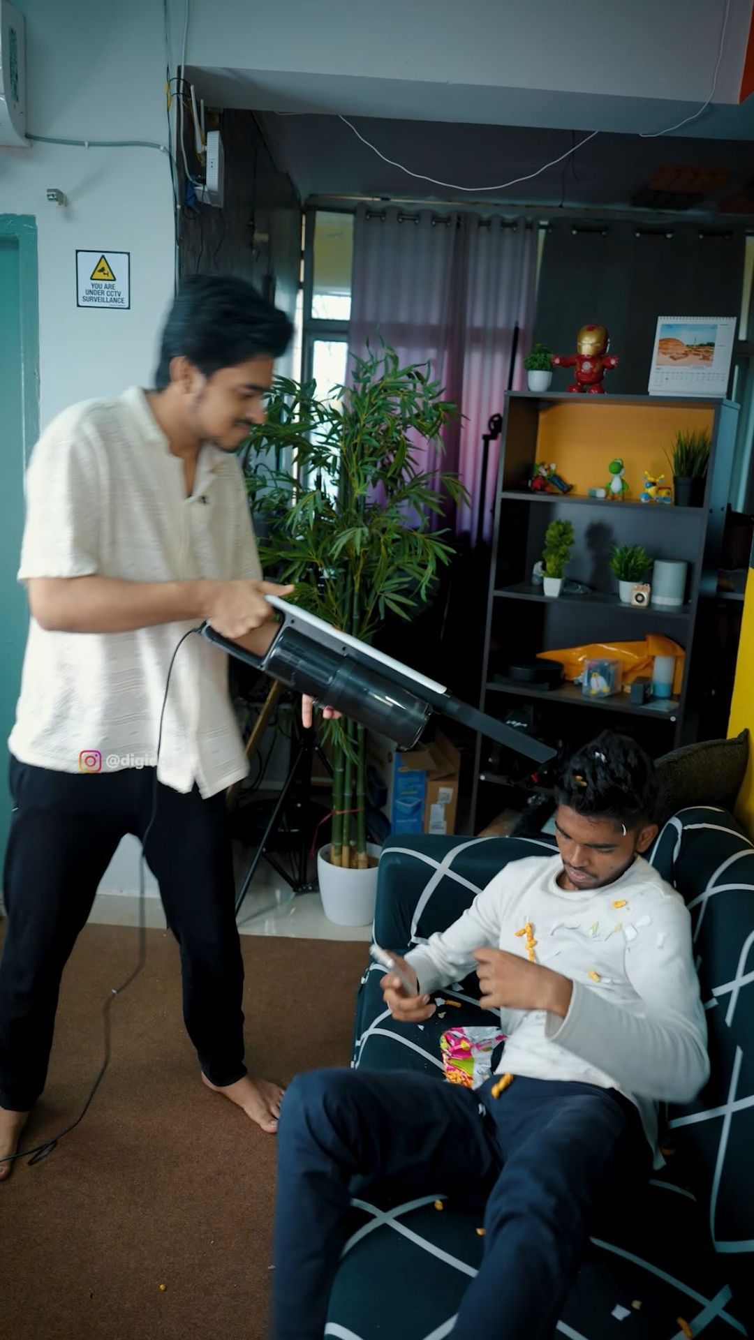 Ye Vaccum Cleaner toh kaafi Powerful hai 🤩🔥

The Pigeon Handheld Vacuum Cleaner offers powerful 18 kPa suction, perfec...
