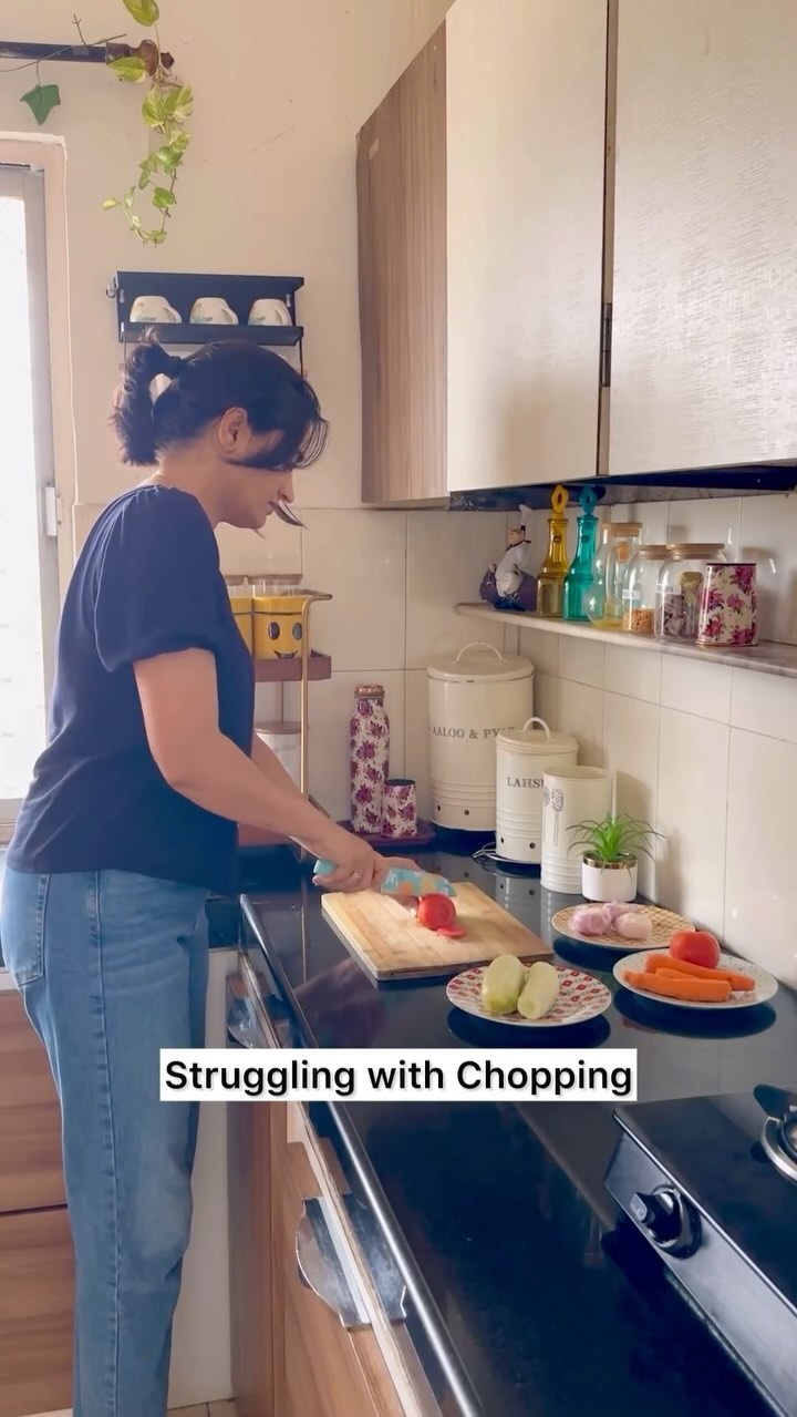 Just got my hands on the Pigeon Electric Chopper from Amazon. This little gadget is a game-changer for anyone who loves ...