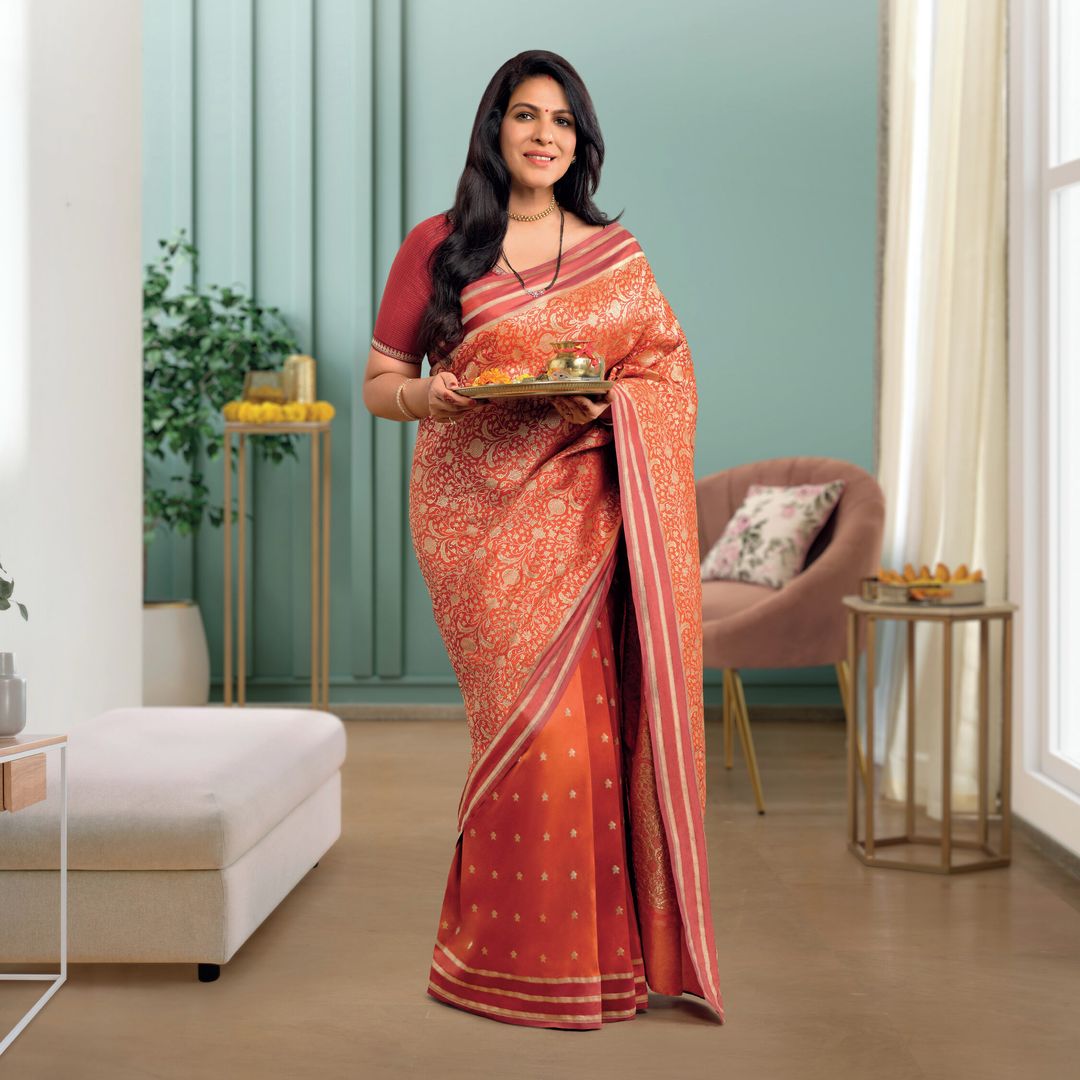 Celebrating the cherished occasion of Teej, we present a Banarasi masterpiece that captures the essence of its vibrant e...