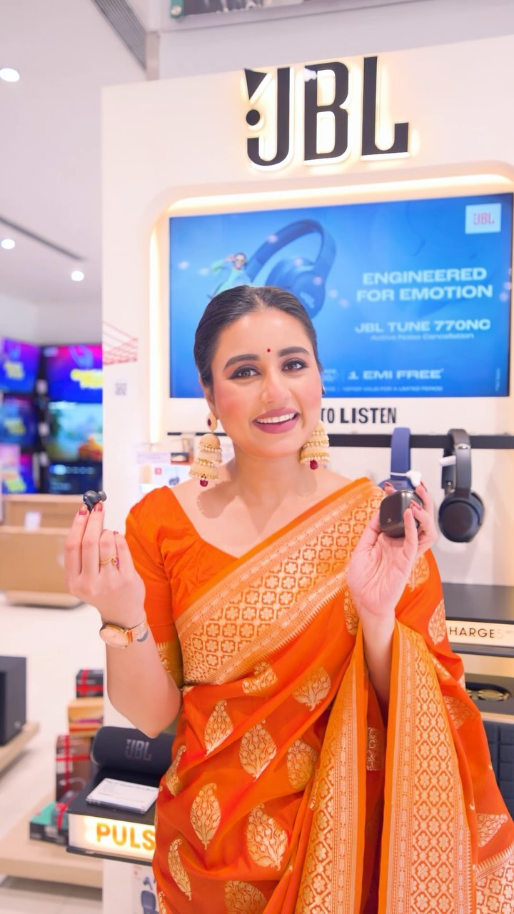 Pujo is all about the right music, and this Durga Puja, JBL is bringing the beats! 💥 Just checked out the latest JBL ge...