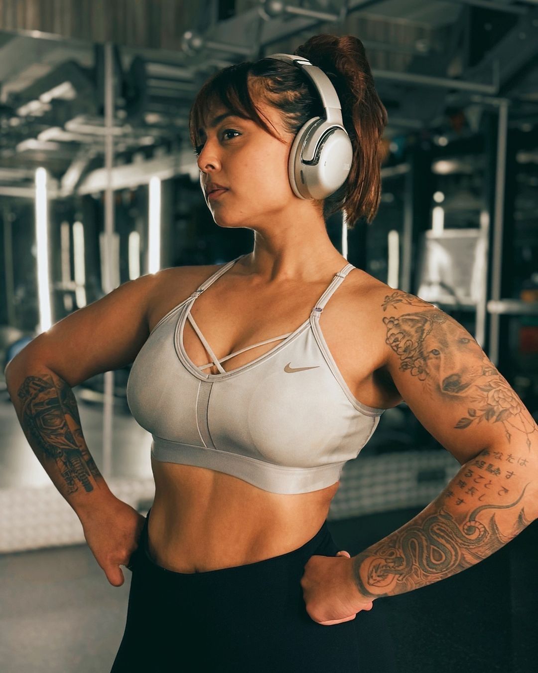 Tour One M2 tops the checklist for a power packed workout sesh⚡✅ 
@fi.tanishaa 

#JBLTourOneM2 #JBLHeadphones #JBLSound ...