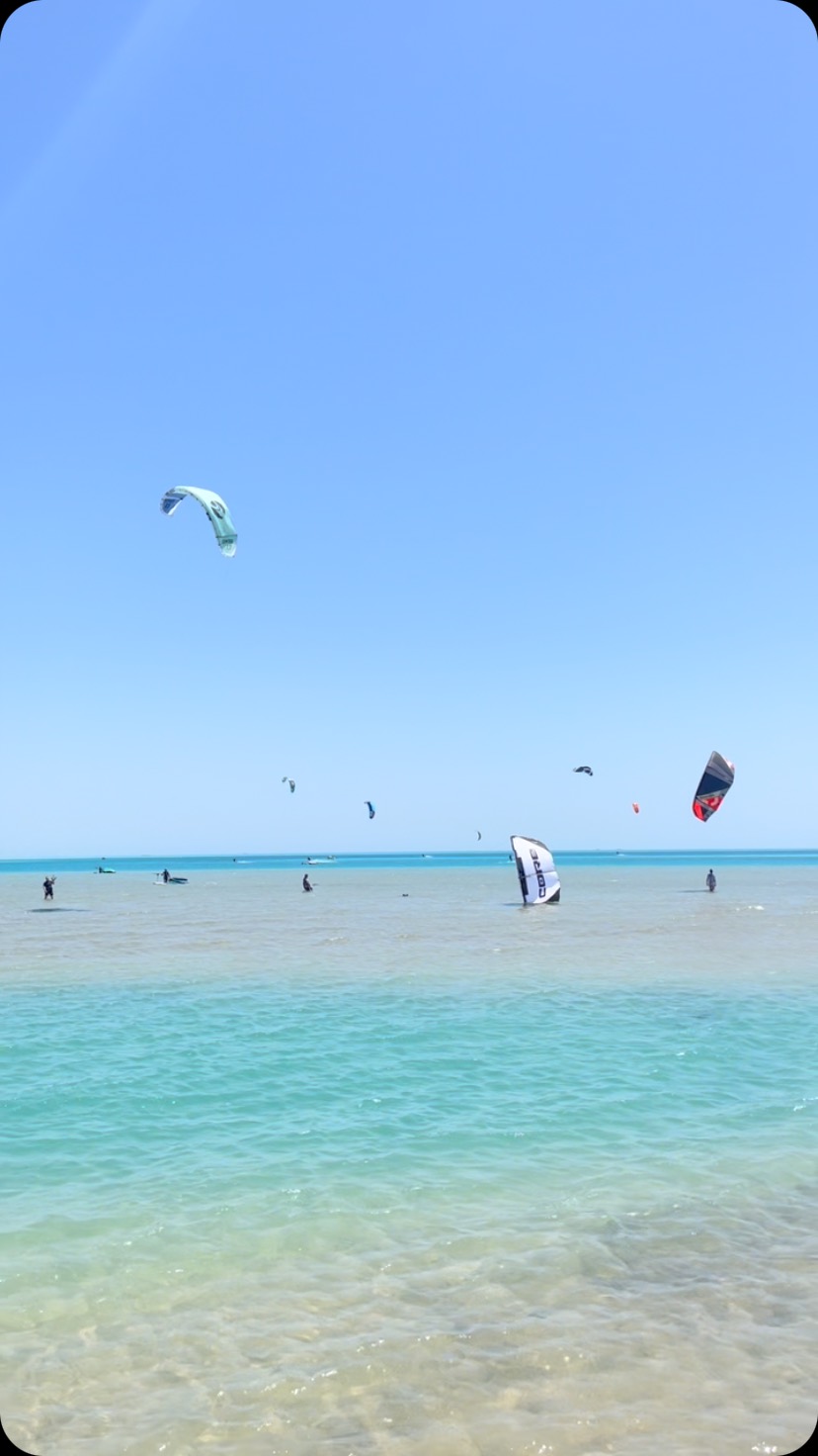 beautiful morning , 16kts, 26° ☀️ at Easter #kite #wingfoil #kitefoil #easter #holidays