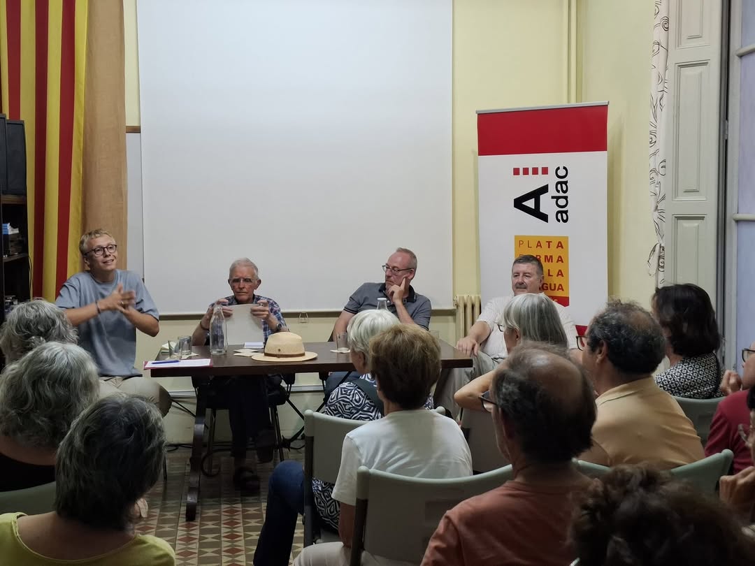 🌍 Aquesta tarda, en motiu del Dia Mundial del Medi Ambient, s'ha celebrat la taula rodona 