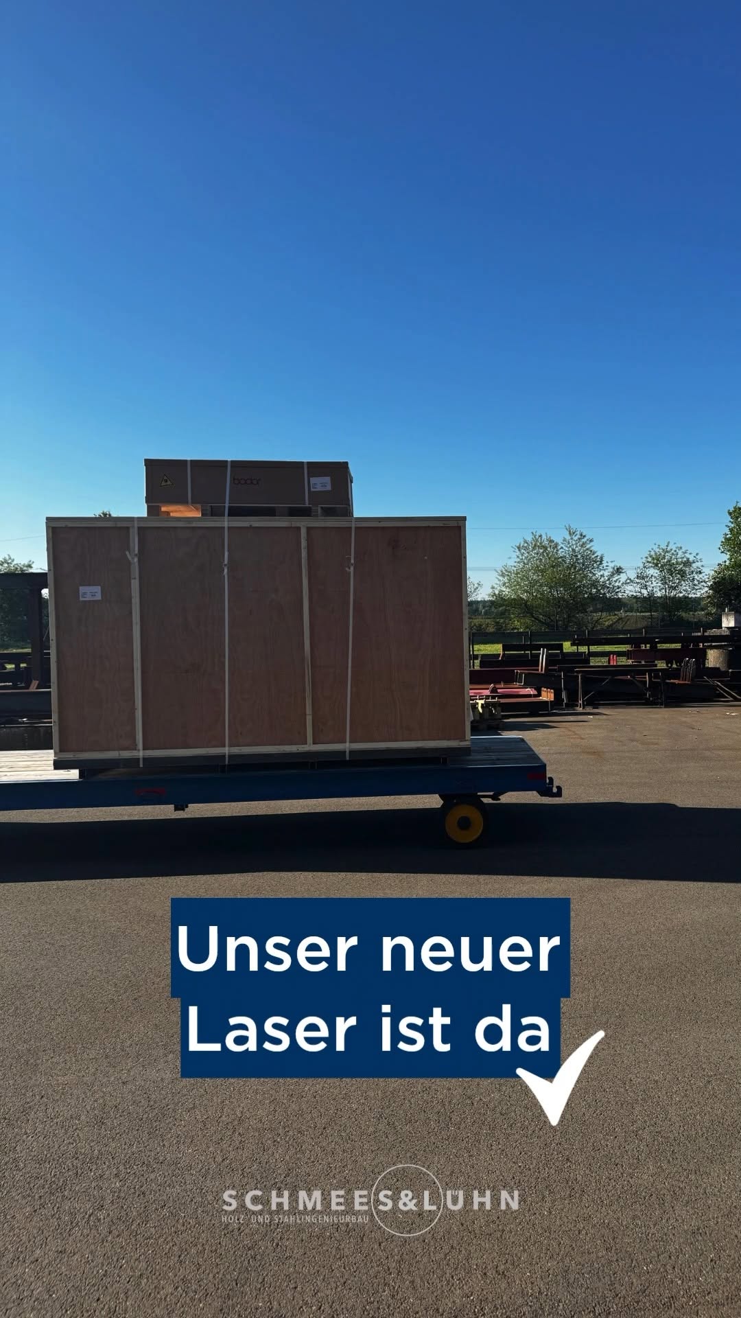 Darauf haben wir uns lange gefreut! ✨ In den letzten Tagen kam unsere neue Laserschneidemaschine an und wurde heute fert...