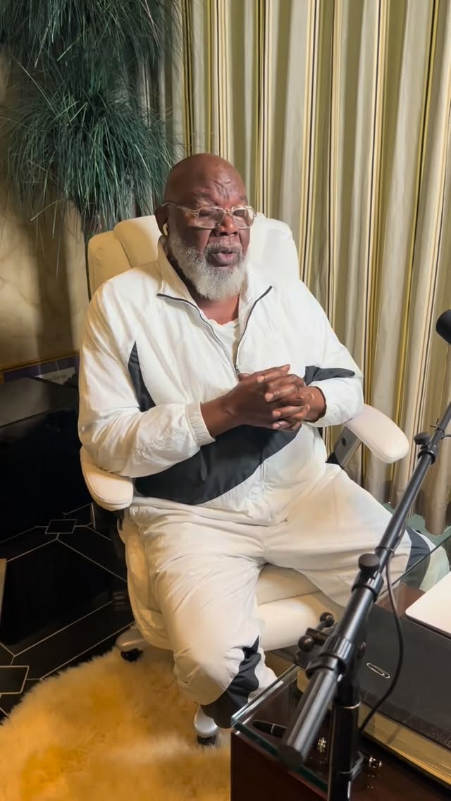 Family, I’m going LIVE tomorrow night and I want you in the room.

Tuesday, June 2 at 8 PM CST, I’m sitting down for an intimate, subscribers-only conversation straight from The Open Book. No filters, no distance, just real talk about where we are and where we’re headed next.

Here’s how to pull up a chair:
📖 Join the newsletter at TDJAKES.SUBSTACK.COM
💬 Drop your questions in the replies, I’m reading them

Bring your questions. Bring a friend. Let’s go deeper together.

See you there.