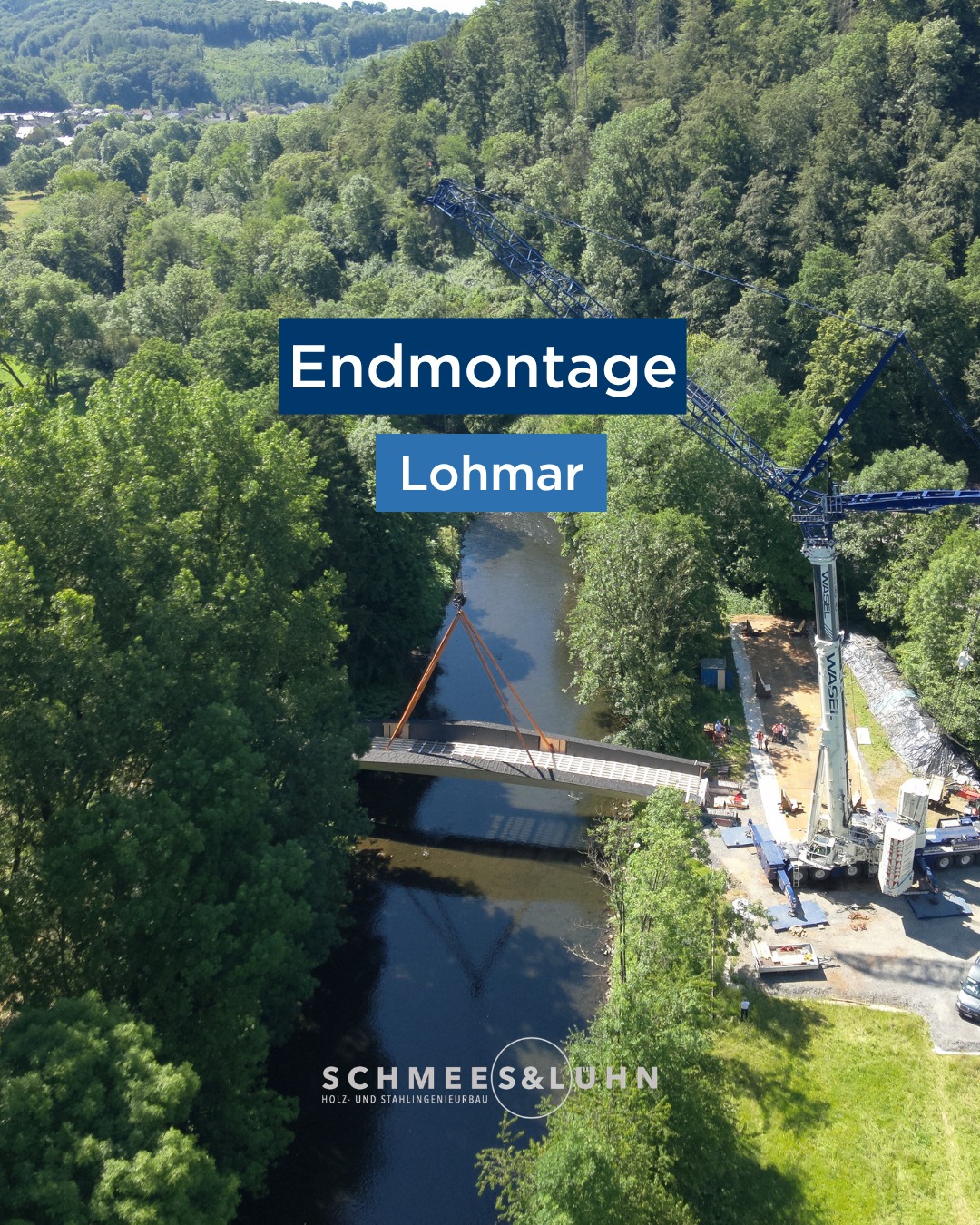 Erinnert ihr euch noch an unseren Beitrag zum spektakulären Transport der riesigen Holzbinder? 🚛 Nachdem wir die Schwer...