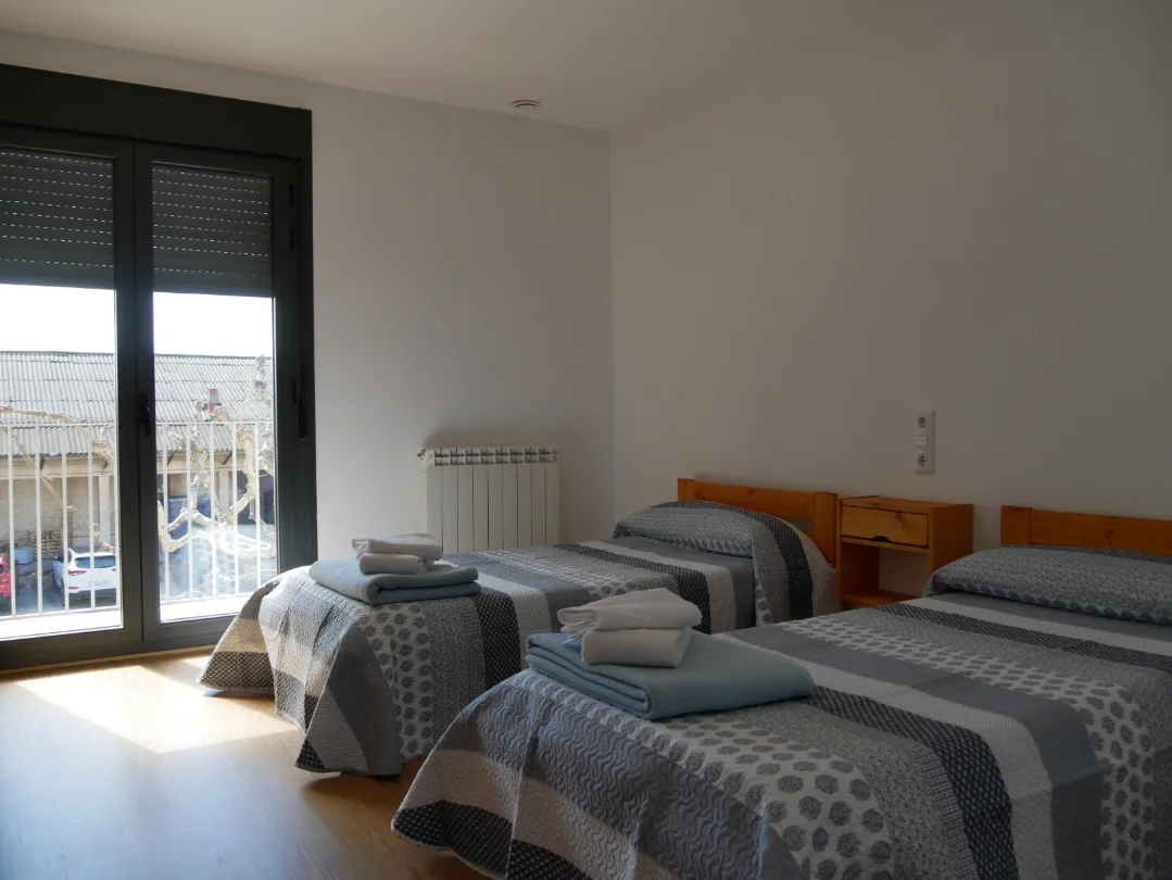 🏡 Bones notícies! L'Alberg Garrigues Altes torna a obrir les portes! 🎉

A partir del 20 de juliol tornem a donar-vos la benvinguda perquè pugueu descobrir i gaudir de La Granadella i del paisatge únic de les Garrigues.

🌿 Si busqueu un lloc tranquil per desconnectar...
🥾 Si voleu recórrer camins entre oliveres i pedra seca...
🫒 Si voleu conèixer el Centre de la Cultura de l'Oli de Catalunya, el Museu de l'Oli de Catalunya i tot el patrimoni del nostre municipi...
🚐 O simplement passar uns dies en un entorn autèntic...

L'Alberg Garrigues Altes us espera!

📅 Obert a partir del 20 de juliol.

📩 Informació i reserves:
✉️ alberg@culturadeloli.cat
📞📲 Telèfon i WhatsApp: 623 533 732

Us hi esperem per compartir l'essència de La Granadella i de les Garrigues!

#LaGranadella #GarriguesAltes #LesGarrigues #TurismeRural #AlbergGarriguesAltes Escapades CatalunyaInterior CulturaDeLOli