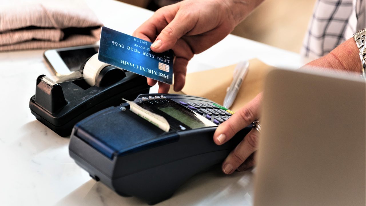 Comercio pide reducción de comisiones bancarias tras ley de economía digital