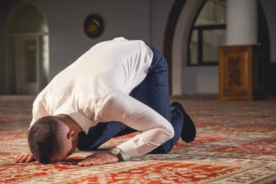 Švédsko: Islamizace nabírá na rychlosti. Mrzačení ženských genitálií, dětské sňatky a také vraždy