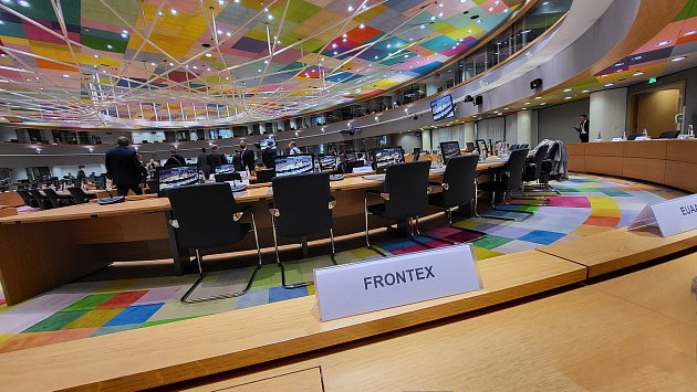 U řeckého ostrova ztroskotal člun s estonskou velvyslankyní