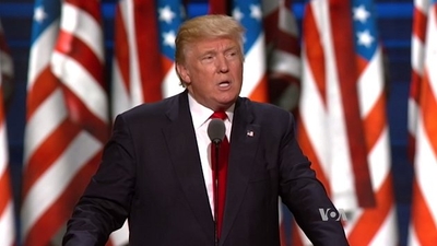 Jsou to hlupáci s nízkým IQ, opřel se Trump do svých odpůrců