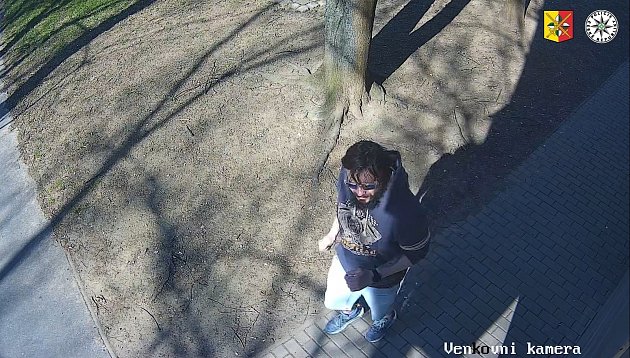 Policisté zadrželi podezřelého z napadení v Praze, oběti způsobil poranění mozku