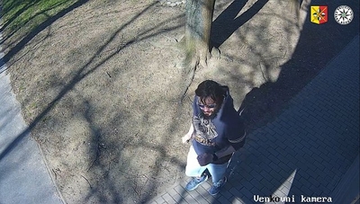 Policisté zadrželi podezřelého z napadení v Praze, oběti způsobil poranění mozku