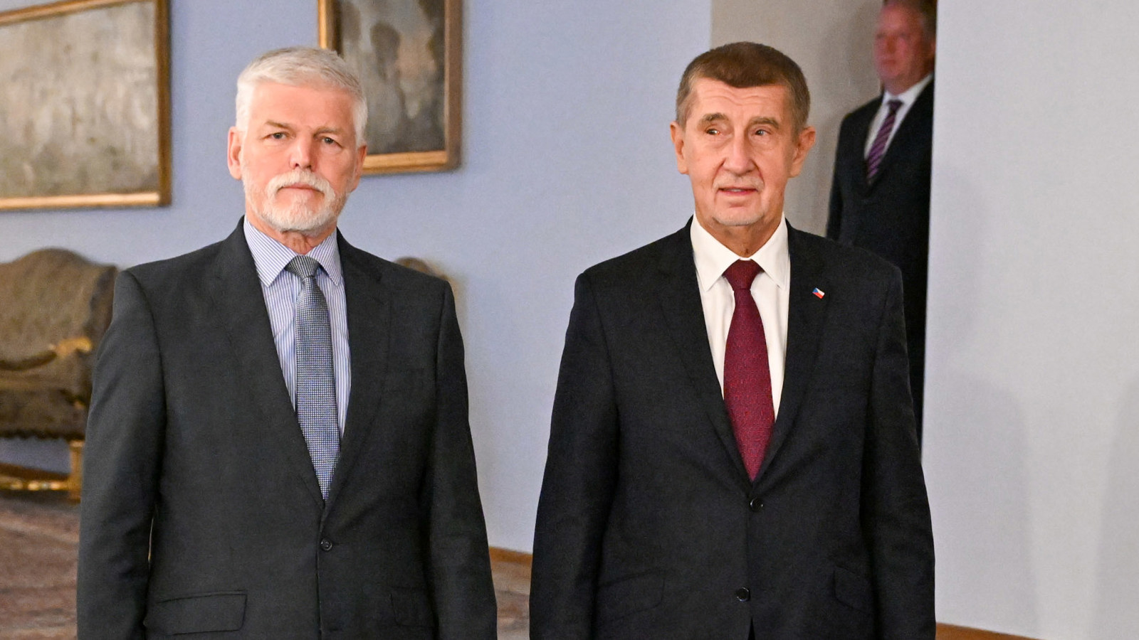 Babišův tahák na Pavla: Premiér propálil potupný návod, jak jednat s prezidentem