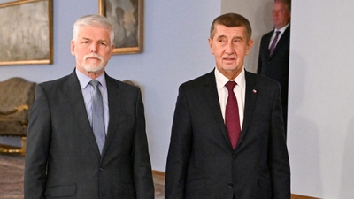 Babišův tahák na Pavla: Premiér propálil potupný návod, jak jednat s prezidentem
