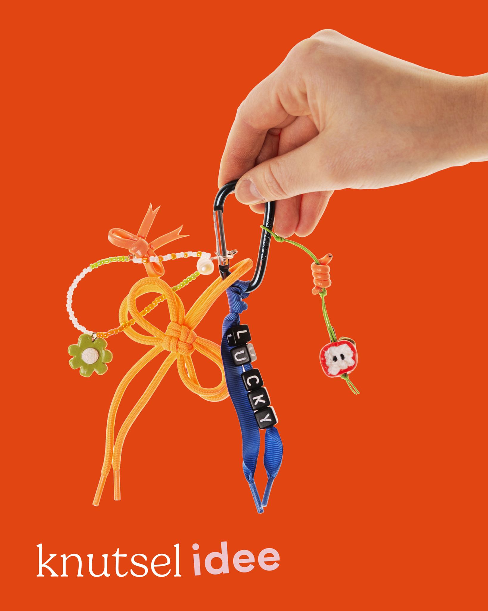 🍒✨DIY alert! Maak je eigen lucky fruitjes sleutelhanger met vrolijke kraaltjes, veters, paracord en Fimo-figuurtjes. Pe...