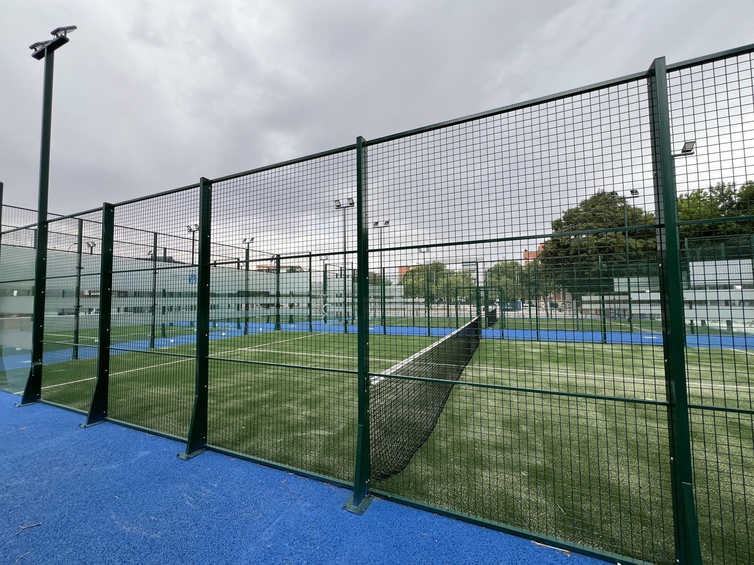 Nuevas pistas de pádel del polideportivo La Cueva en Fuenlabrada