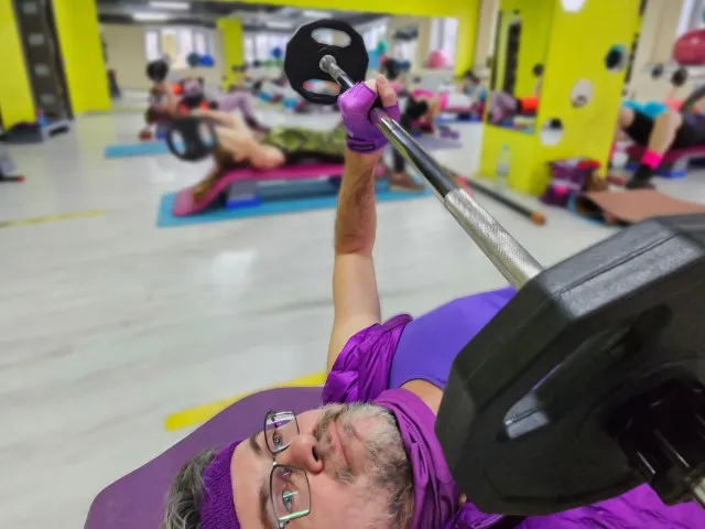 Posilovna místo práce, odolnost místo vlastenectví