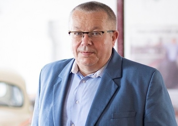 Politické trafiky a vojenská junta? Mašek kritizuje Řehku i STAN